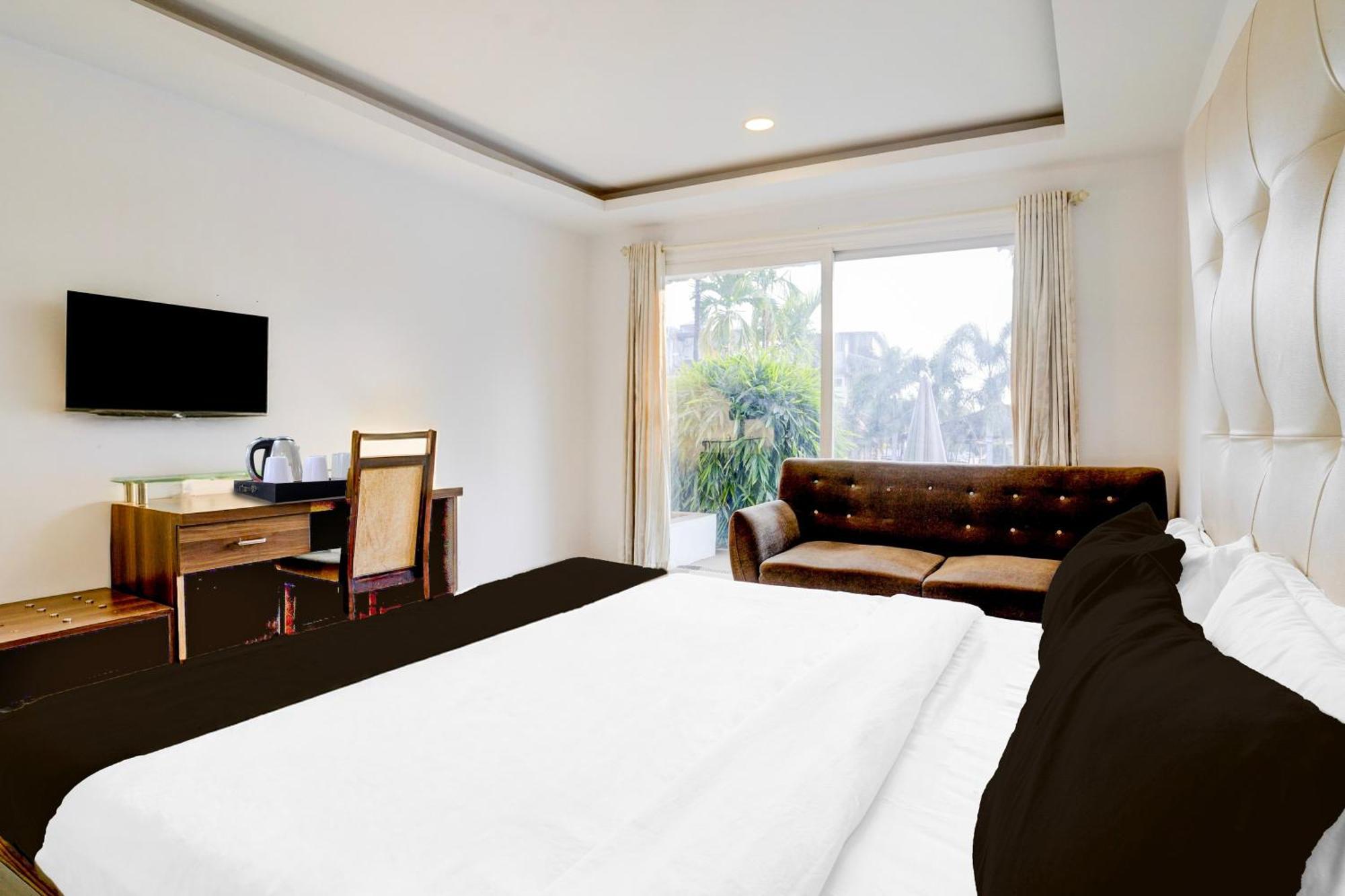 O Near Turtle Hotel Morjim